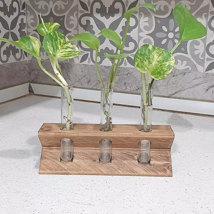 گلدان چوبی با سه ظرف شیشه ای طرح زیگما